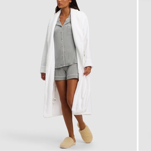 Luxe Bath Robe - Picture 2 of 6